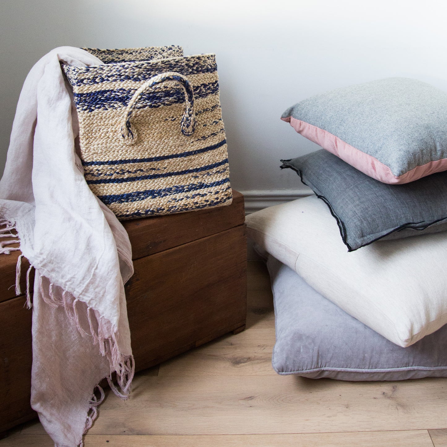 dinajpur basket - indigo / blonde jute